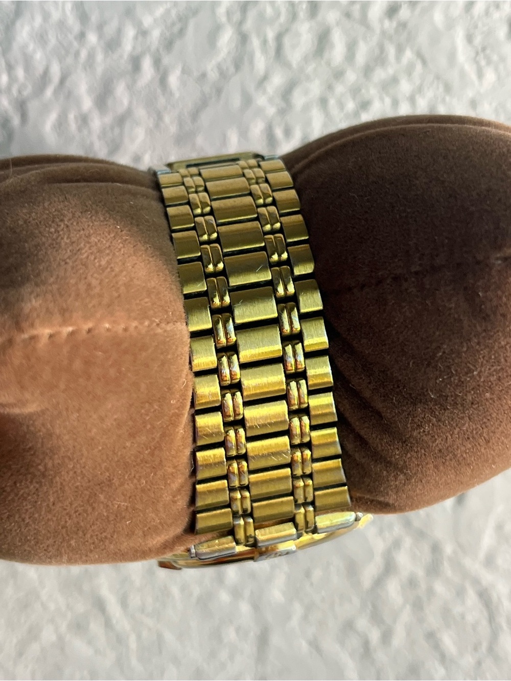 GUCCI 9200M men’s watch 10microns gold pated. - Picture 7 of 16